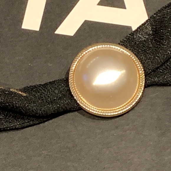 Chanel 2022 Christmas packaging ribbon and pearl - Picture 5 of 9